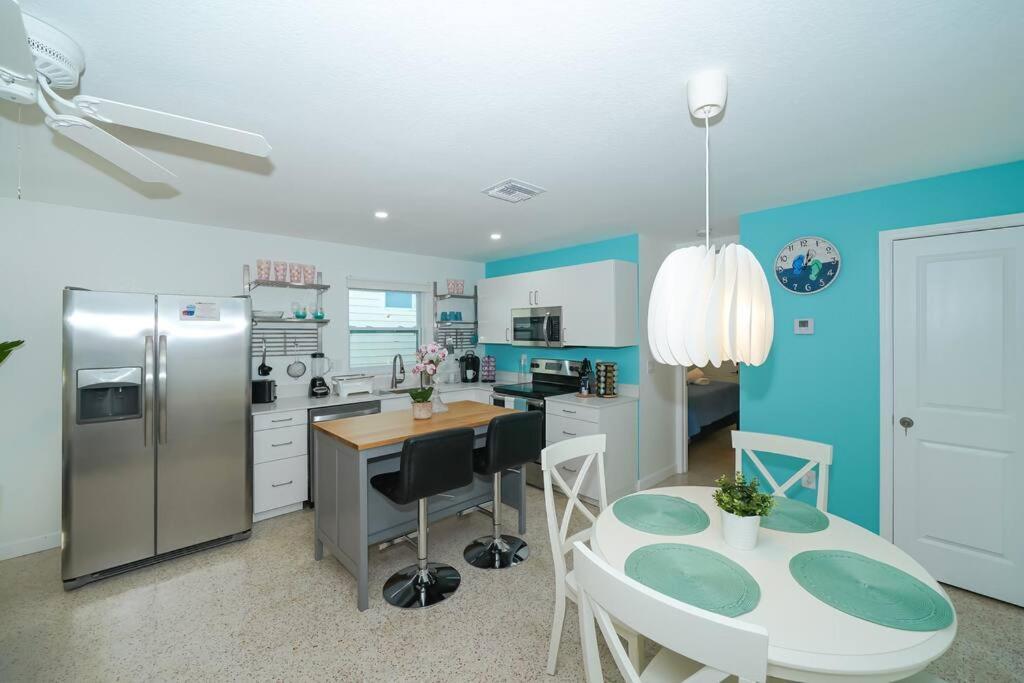 Apartmán Modern, Fresh - Only 3 Miles To The Beach! Sarasota Exteriér fotografie